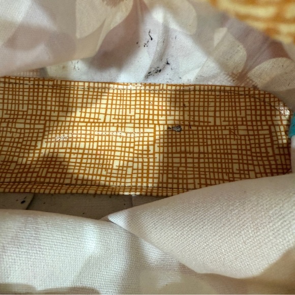 Fossil Key Per Floral Patterned Tote Bag - Brown and Burgundy - Picture 9 of 9